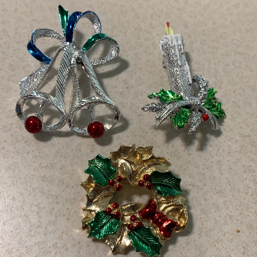 Fun Gerrys holiday pin/broach grouping (156)